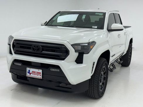 New 2026 Toyota Tacoma SR5 AWD/4WD image 4
