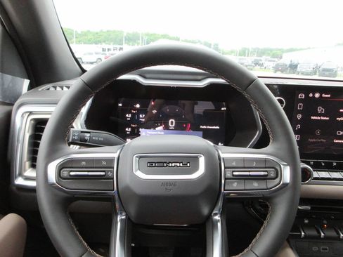 New 2026 GMC Canyon Denali AWD/4WD image 17