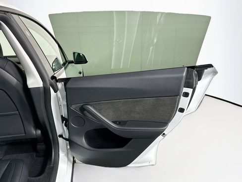 Used 2023 Tesla Model Y Long Range image 28