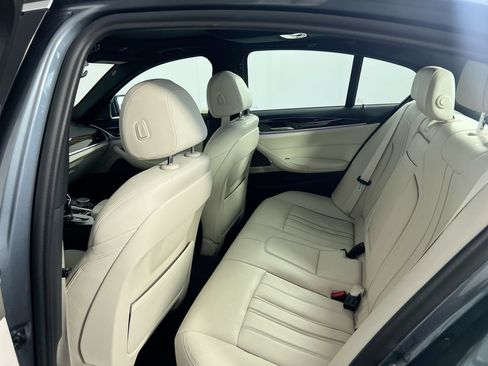 Used 2021 BMW 540i w/ Premium Package RWD image 27