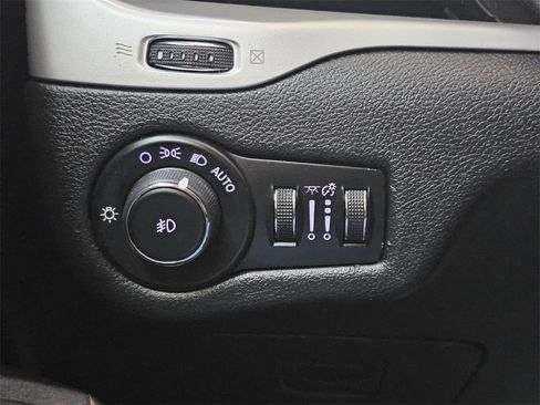 Used 2017 Jeep Cherokee Trailhawk image 31