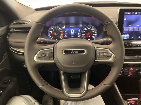 Used 2026 Jeep Compass Trailhawk image 14