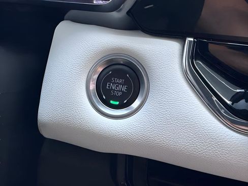 Used 2024 GMC Canyon AT4X image 17