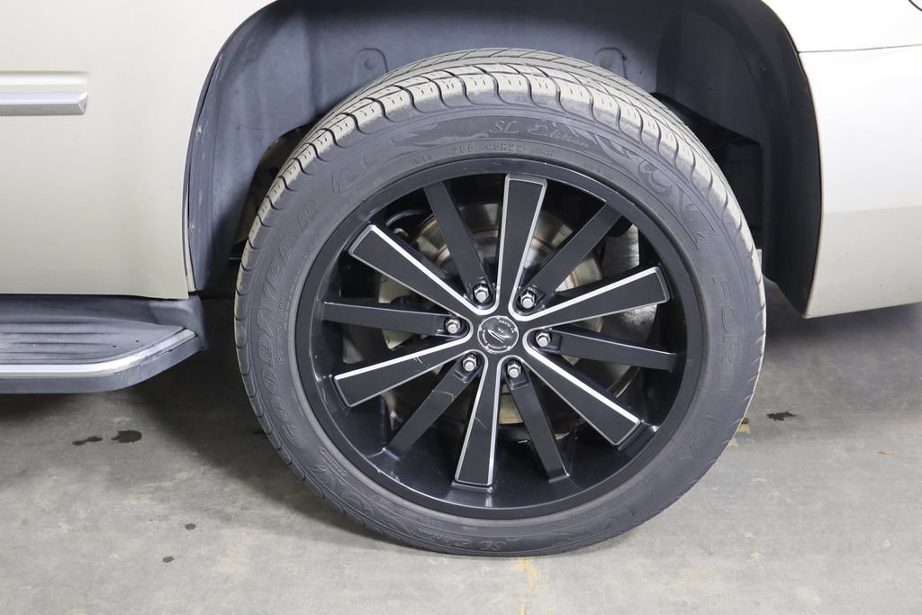 Used 2013 Cadillac Escalade Luxury AWD/4WD image 38