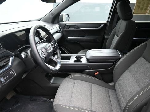 Used 2025 GMC Acadia Elevation FWD image 8