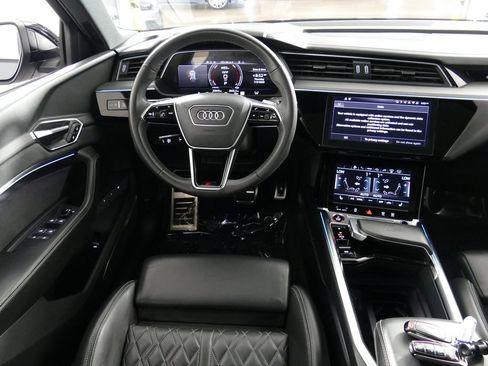 Used 2024 Audi Q8 e-tron Prestige AWD/4WD image 25