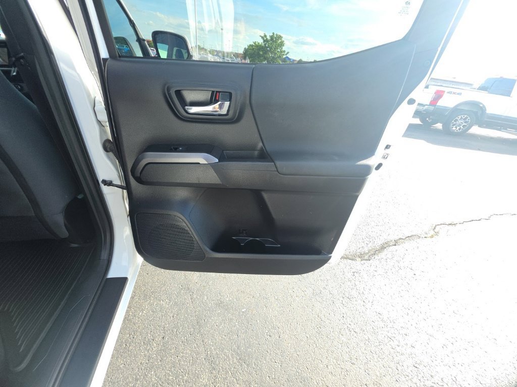 Used 2019 Toyota Tacoma TRD Sport w/ Technology Package AWD/4WD image 29