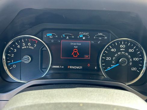 Used 2015 Ford F150 Lariat w/ Equipment Group 501A Mid image 17