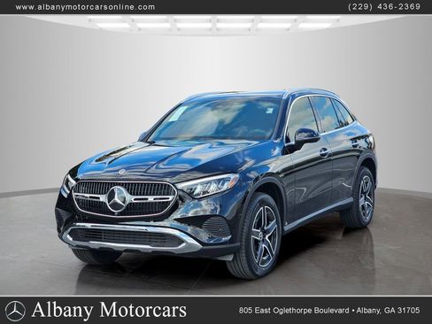 Used 2026 Mercedes-Benz GLC 300 image 1