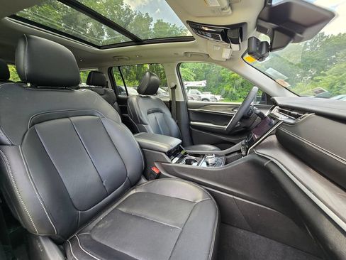 Used 2023 Jeep Grand Cherokee L Limited w/ Luxury Tech Group II AWD/4WD image 18