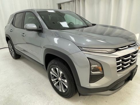 New 2026 Chevrolet Equinox LT image 3