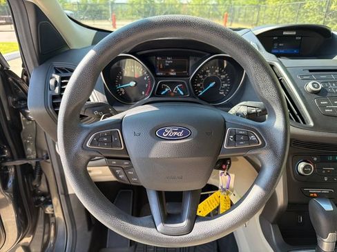 Used 2017 Ford Escape SE FWD image 17