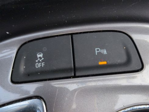 Used 2025 Chevrolet Malibu LT image 37