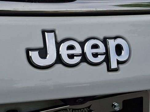 Used 2024 Jeep Compass Latitude AWD/4WD image 30