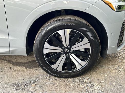 Certified 2025 Volvo XC60 T8 Plus w/ Protection Package Premier image 13