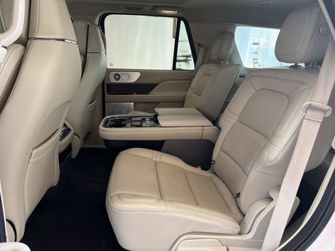 Used 2019 Lincoln Navigator Reserve AWD/4WD image 24