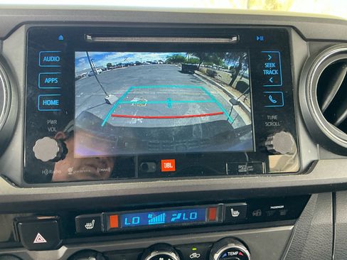 Used 2017 Toyota Tacoma TRD Off-Road image 29