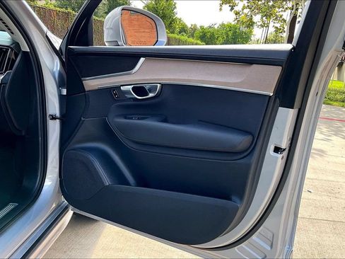 Used 2025 Volvo XC90 B6 Plus AWD/4WD image 24