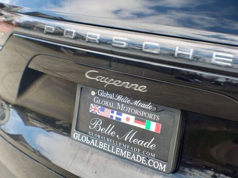 Used 2023 Porsche Cayenne image 10