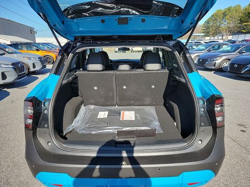 New 2025 Nissan Kicks SR w/ SR Premium Package FWD image 10