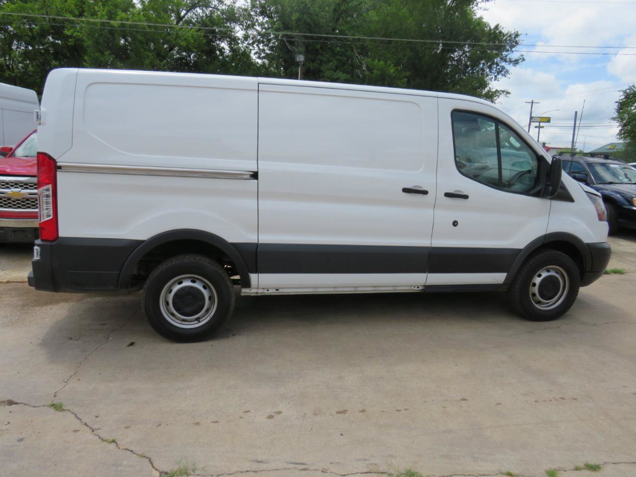 Used 2019 Ford Transit 250 130 Low Roof RWD image 33