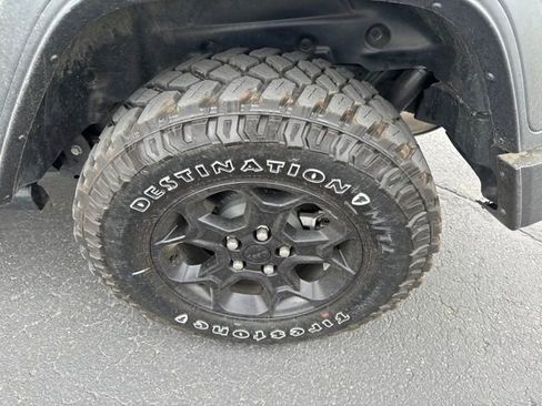 Used 2023 Jeep Wrangler Unlimited w/ Cold Weather Group AWD/4WD image 8