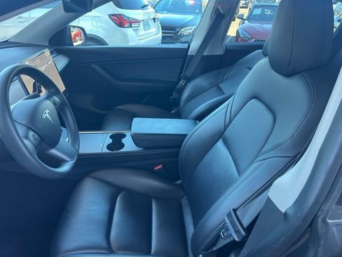 Used 2022 Tesla Model Y Performance AWD/4WD image 8