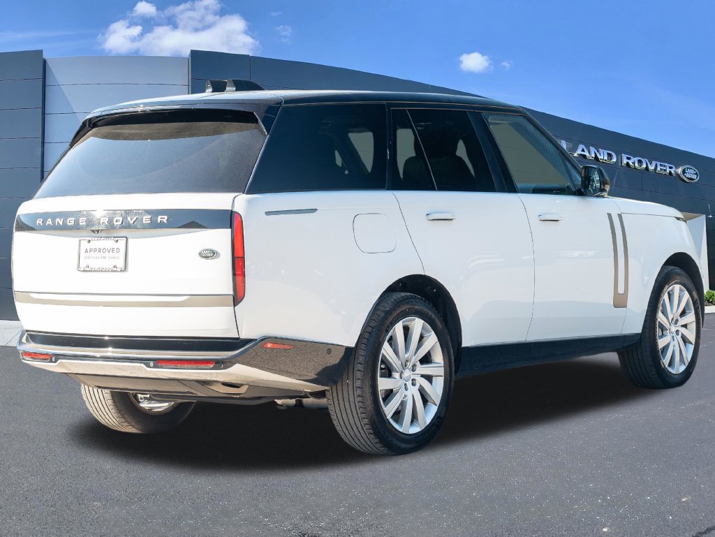 Used 2023 Land Rover Range Rover SE AWD/4WD image 4