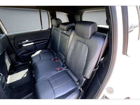 Used 2022 Mercedes-Benz GLB 250 4MATIC image 25