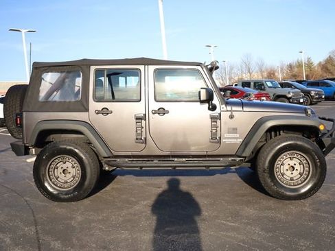 Used 2016 Jeep Wrangler Unlimited Sport image 4