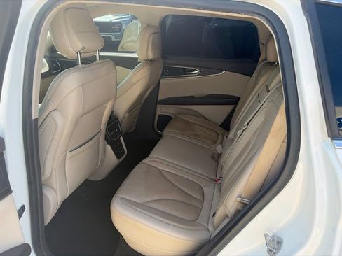 Used 2020 Lincoln Nautilus Reserve FWD image 14