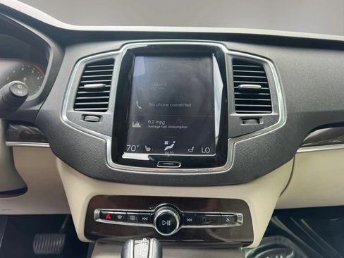 Used 2019 Volvo XC90 T6 Momentum AWD/4WD image 17