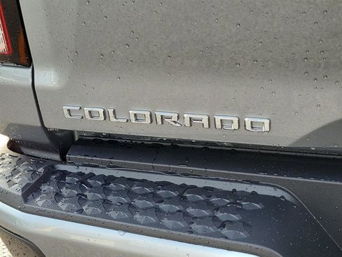 New 2025 Chevrolet Colorado LT RWD image 29