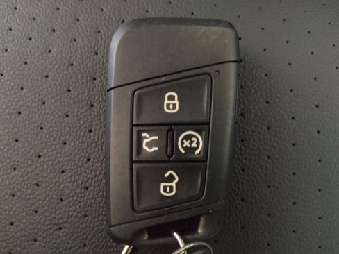 Used 2024 Volkswagen Jetta SE w/ Panoramic Sunroof Package FWD image 32