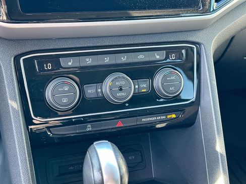 Used 2022 Volkswagen Atlas SE image 23