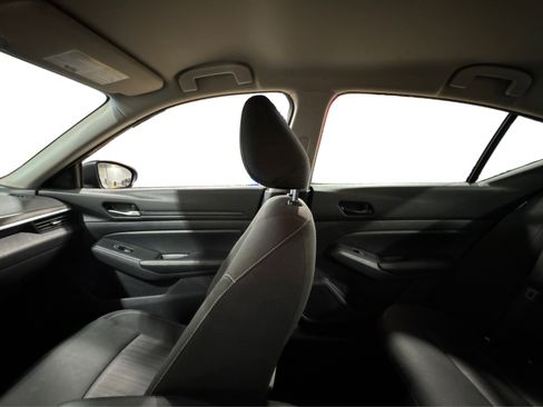 Used 2025 Nissan Altima 2.5 SV image 36