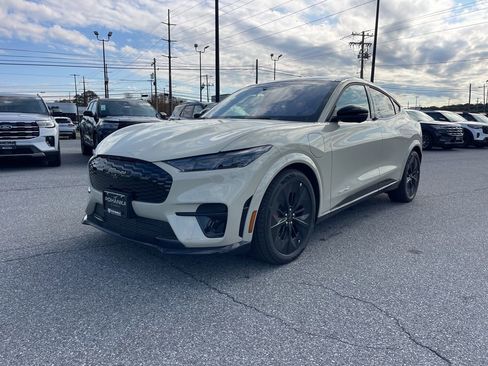 New 2025 Ford Mustang Mach-E GT image 2