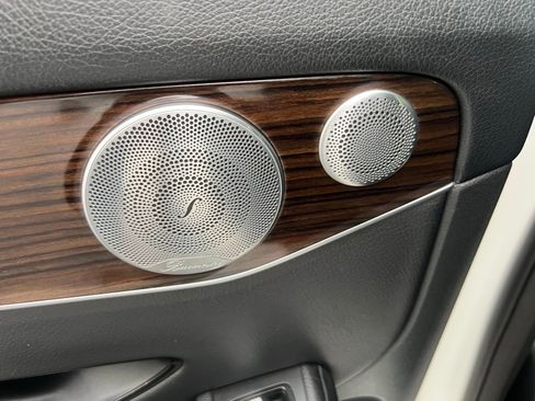 Used 2017 Mercedes-Benz GLC 300 4MATIC image 25