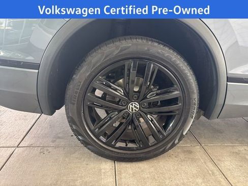 Certified 2022 Volkswagen Tiguan SE R-Line image 16