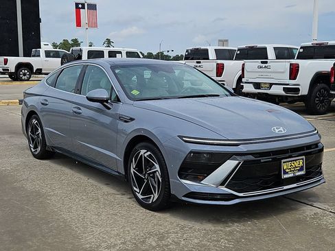 Used 2024 Hyundai Sonata SEL w/ Convenience Package FWD image 3