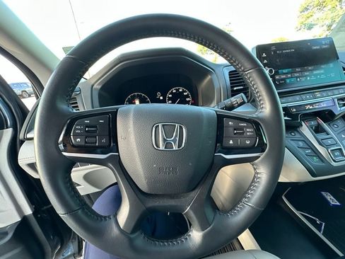 Used 2025 Honda Odyssey EX-L image 13