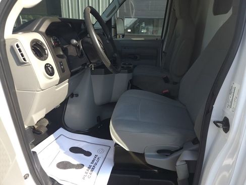 Used 2016 Ford E-350 and Econoline 350 Super Duty w/ Power Windows & Locks Group image 14