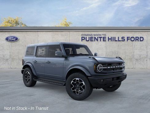 Used 2025 Ford Bronco Outer Banks image 7