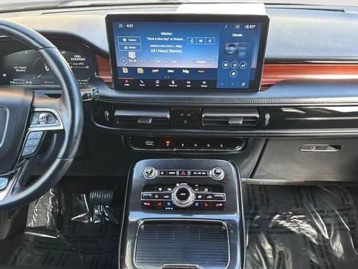 Used 2022 Lincoln Nautilus Reserve AWD/4WD image 10