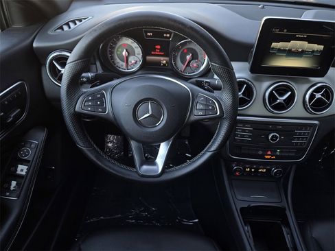 Used 2015 Mercedes-Benz CLA 250 image 13