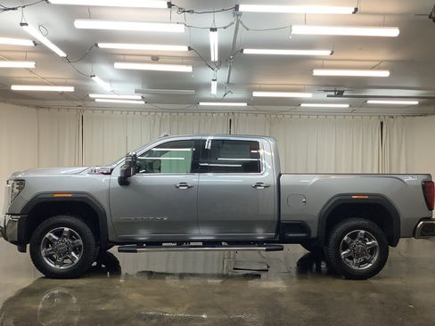 New 2026 GMC Sierra 2500 SLT w/ SLT Premium Package AWD/4WD image 9