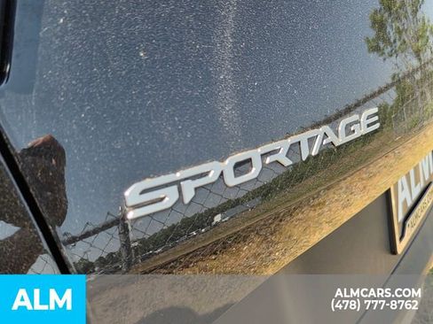 Used 2025 Kia Sportage LX FWD image 6