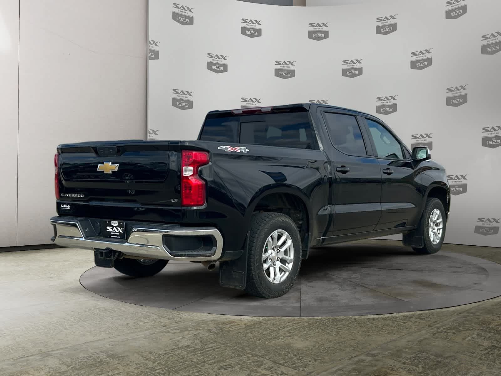 Used 2022 Chevrolet Silverado 1500 LT w/ Convenience Package II AWD/4WD image 5