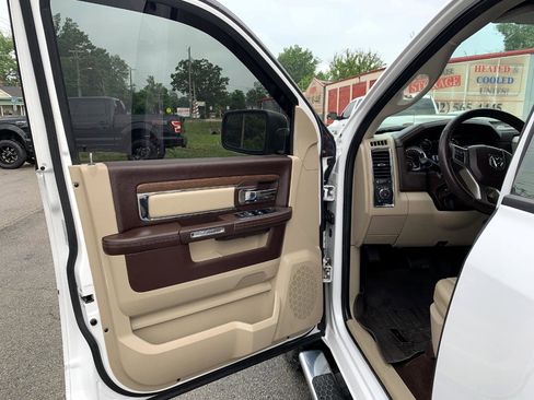 Used 2015 RAM 1500 Laramie w/ Convenience Group AWD/4WD image 9