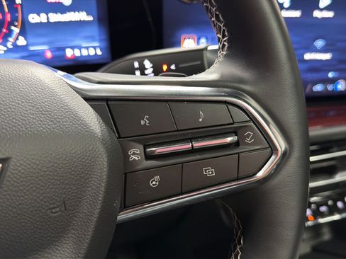 Used 2024 Chevrolet Traverse Z71 w/ LPO, Floor Liner Package AWD/4WD image 24